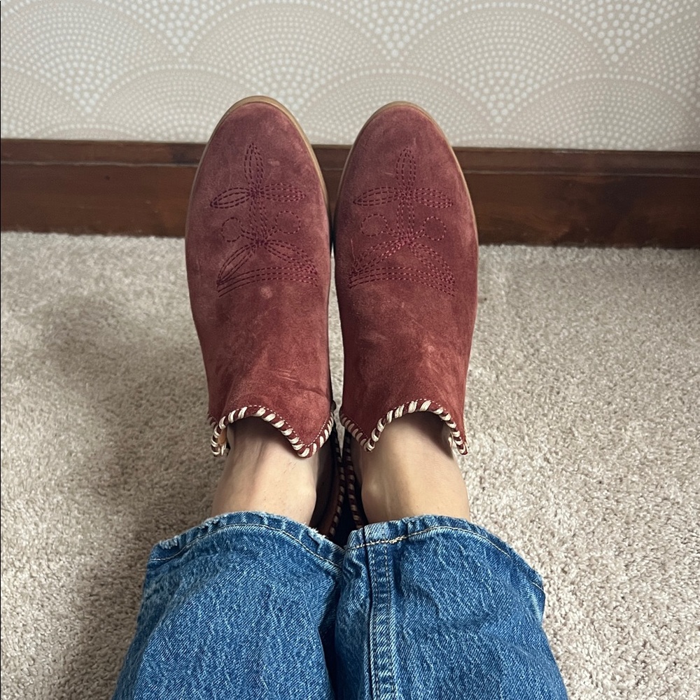 Sundance Suede Ankle Booties-  Burgundy - Italian Made size 37 (7) - Picture 10 of 10